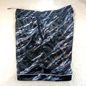 AND1 Men's Basketball Gym Workout Shorts High-Shine Fabric Camo Pattern Mens XL.